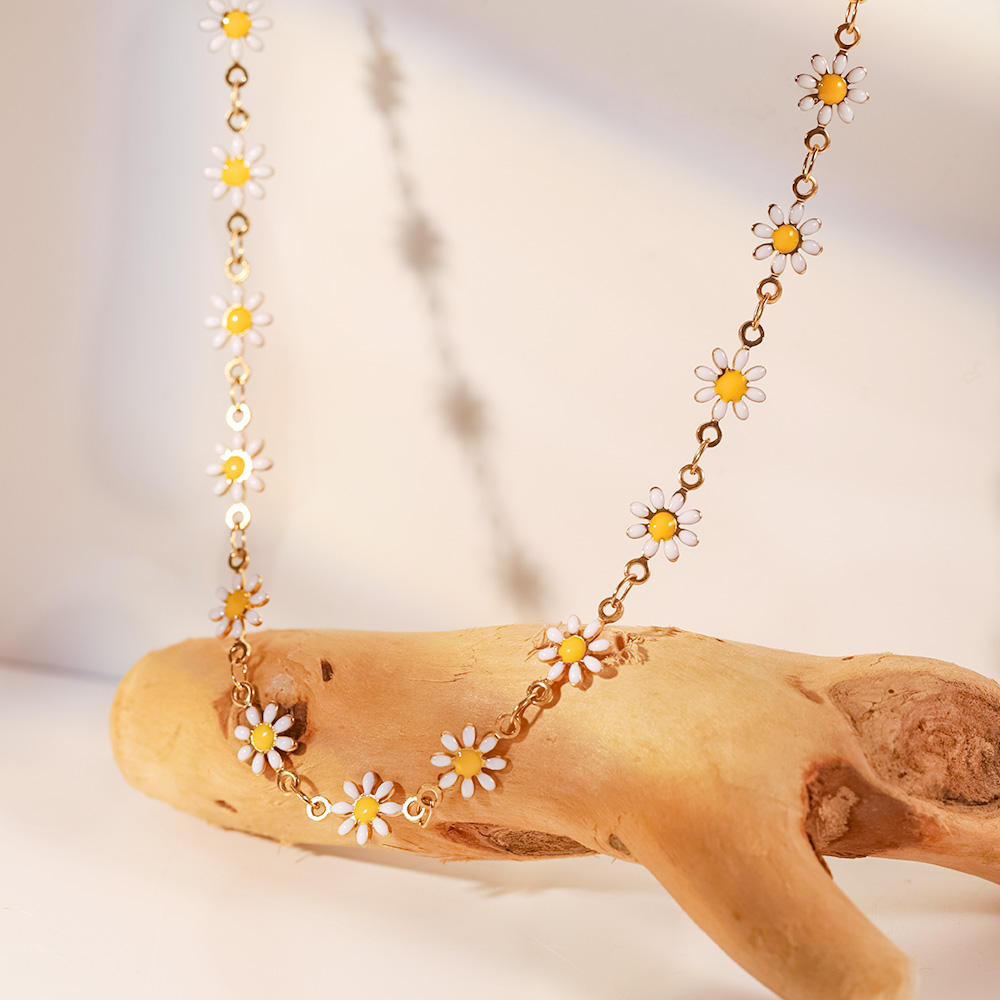 Daisy Floral Necklace